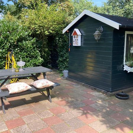 Charmant Chalet Op Een Bospark Op De Veluwe Villa Putten Esterno foto